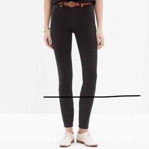 Madewell Black 9" High-Rise
Skinny Jeans - Size 31

Gently used
